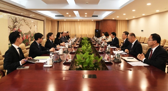 李利会见澳门特区政府社会文化司司长柯岚 李利会见澳门特区政府社会文化司司长柯岚
